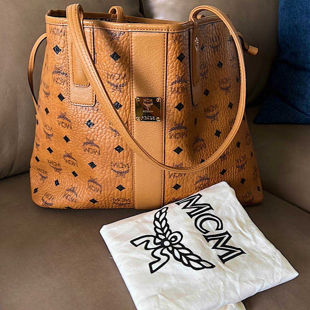 MCM Liz Reversible Medium Visetos Tote Bag